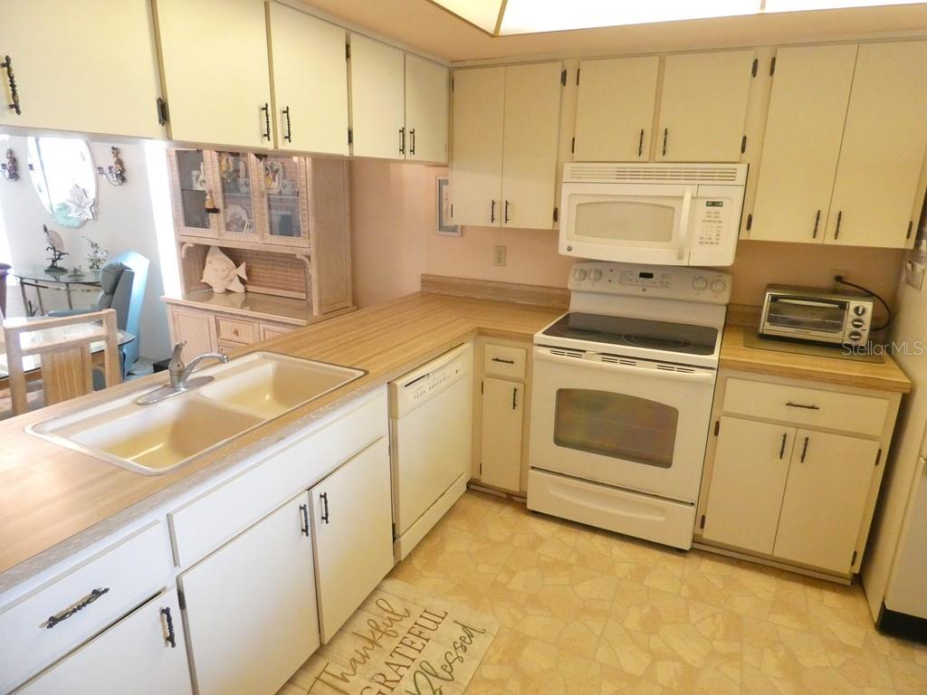 945 Madrid Dr Property Photo 31