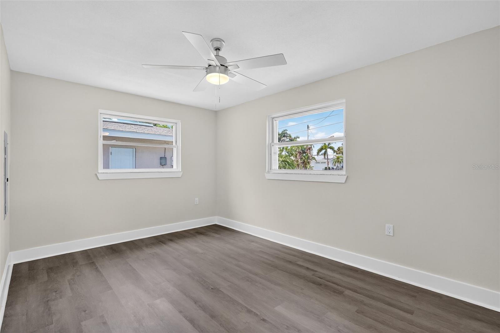 2175 Edythe Dr Property Photo 28