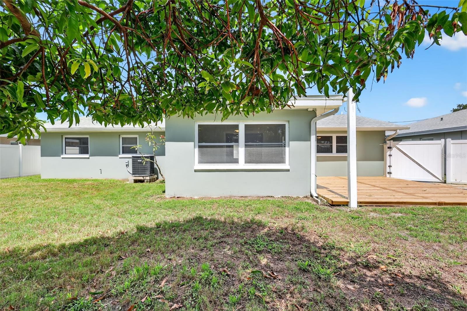 2175 Edythe Dr Property Photo 36
