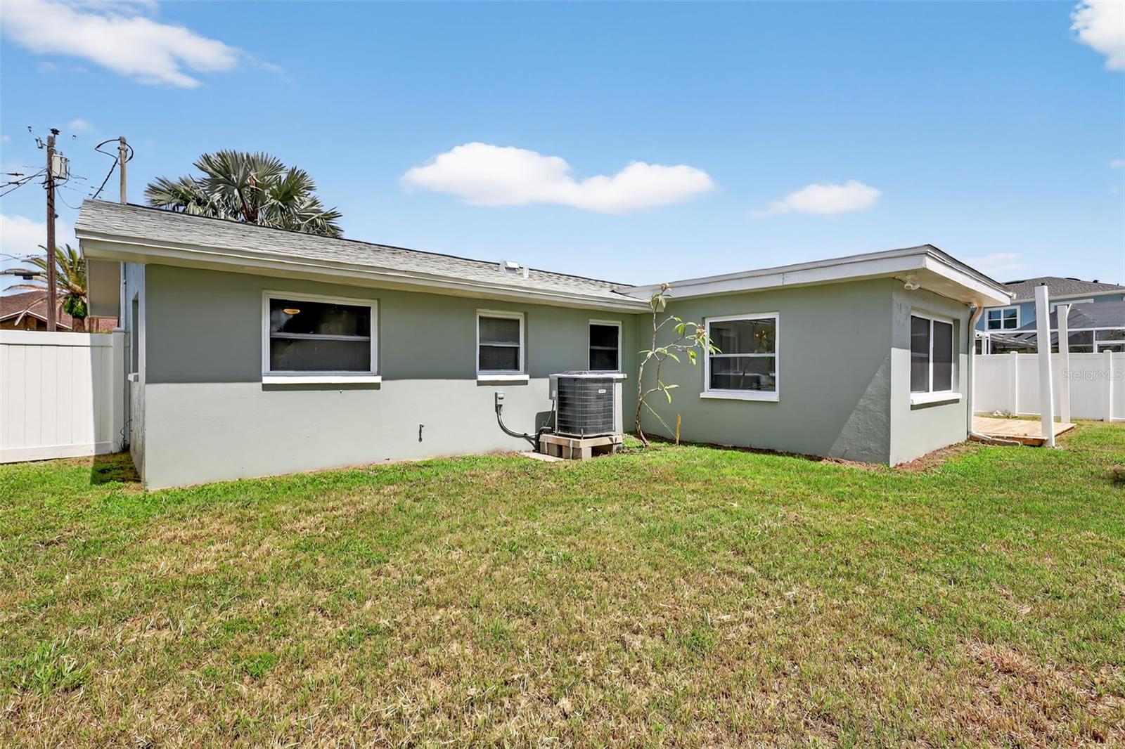 2175 Edythe Dr Property Photo 37