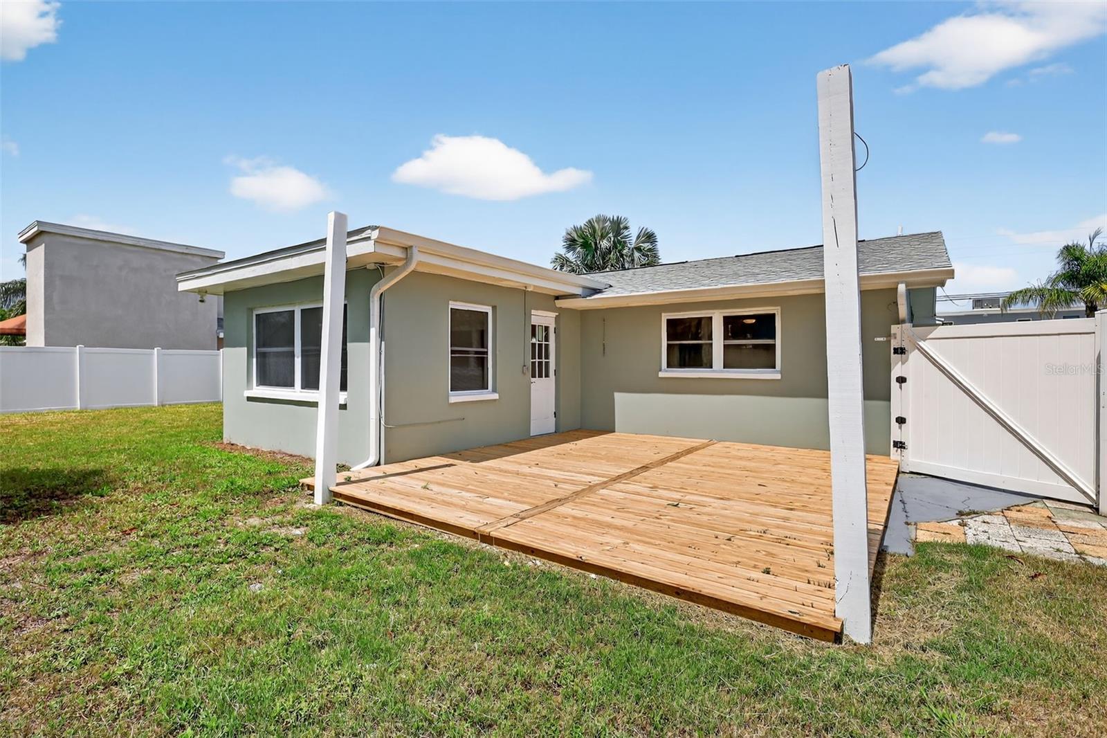 2175 Edythe Dr Property Photo 38