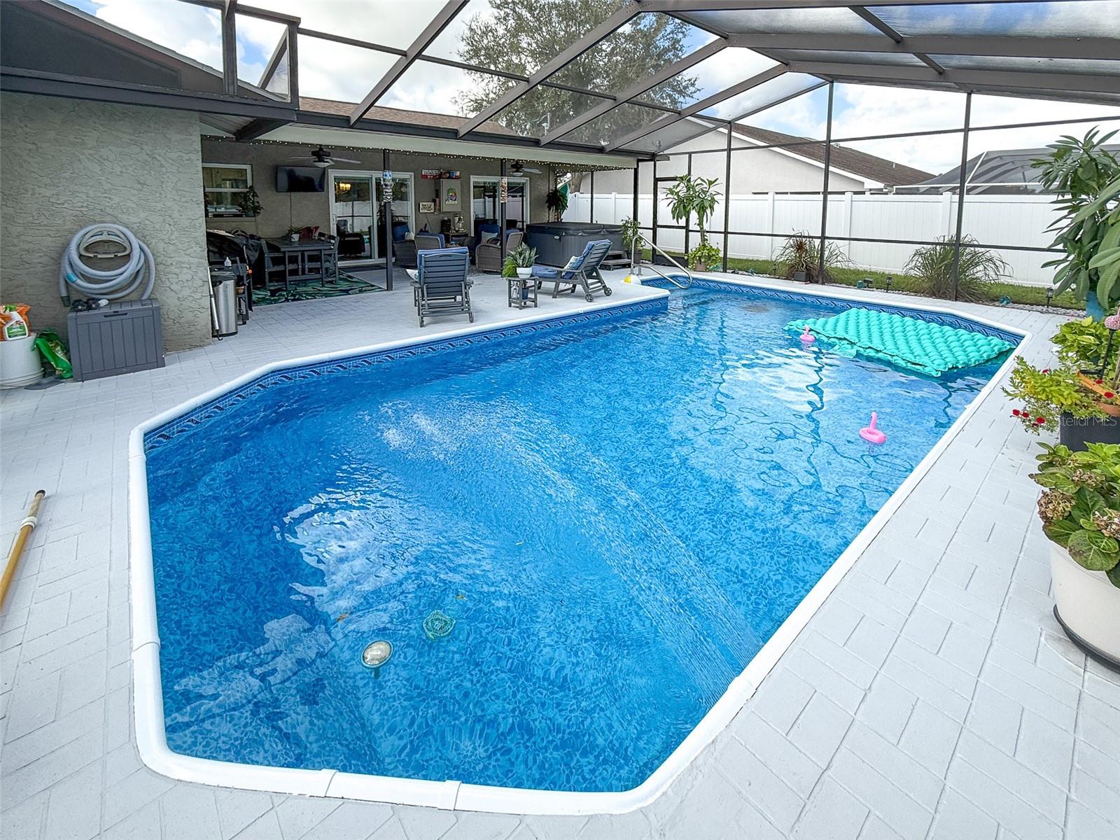11019 Captain Dr Property Photo 3
