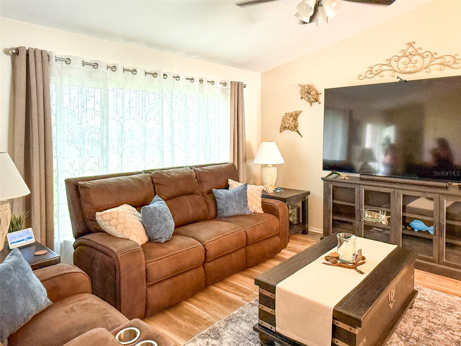 11019 Captain Dr Property Photo 14