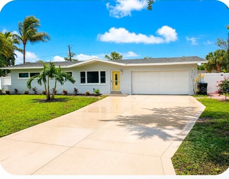 3641 Beach Dr Se Property Photo 1