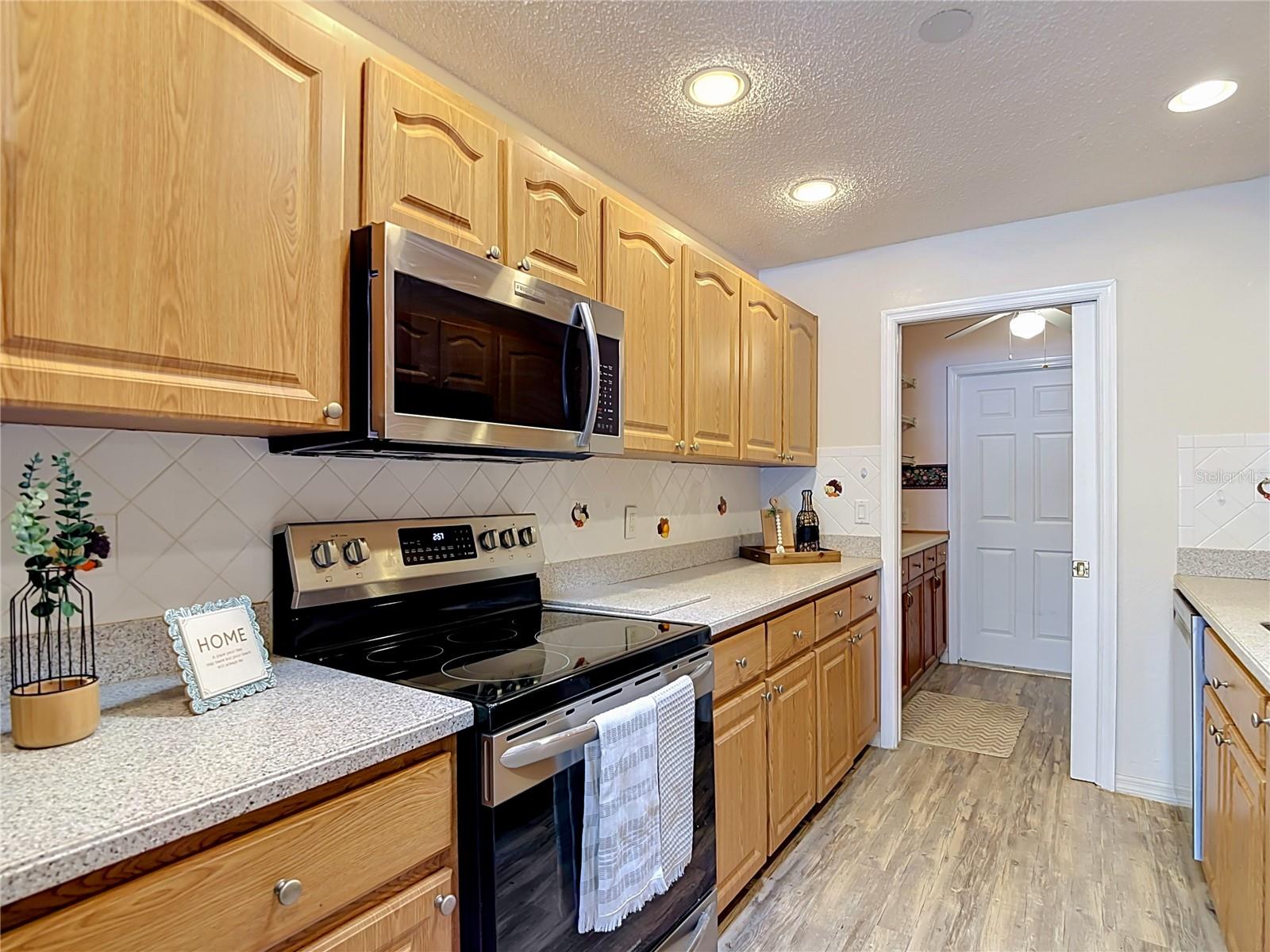 7406 Heather Walk Dr Property Photo 17
