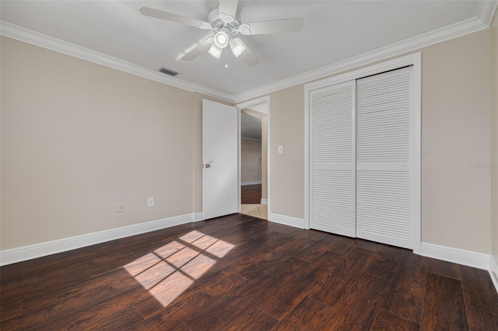 W7889235 Property Photo 23