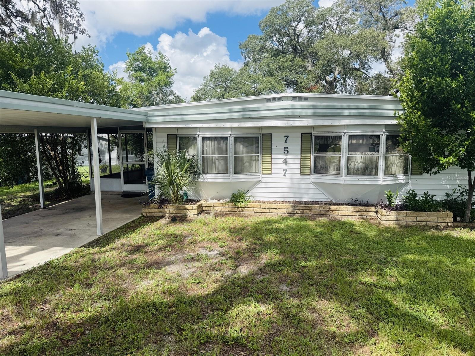 7547 HIGHPOINT BLVD Property Photo 1