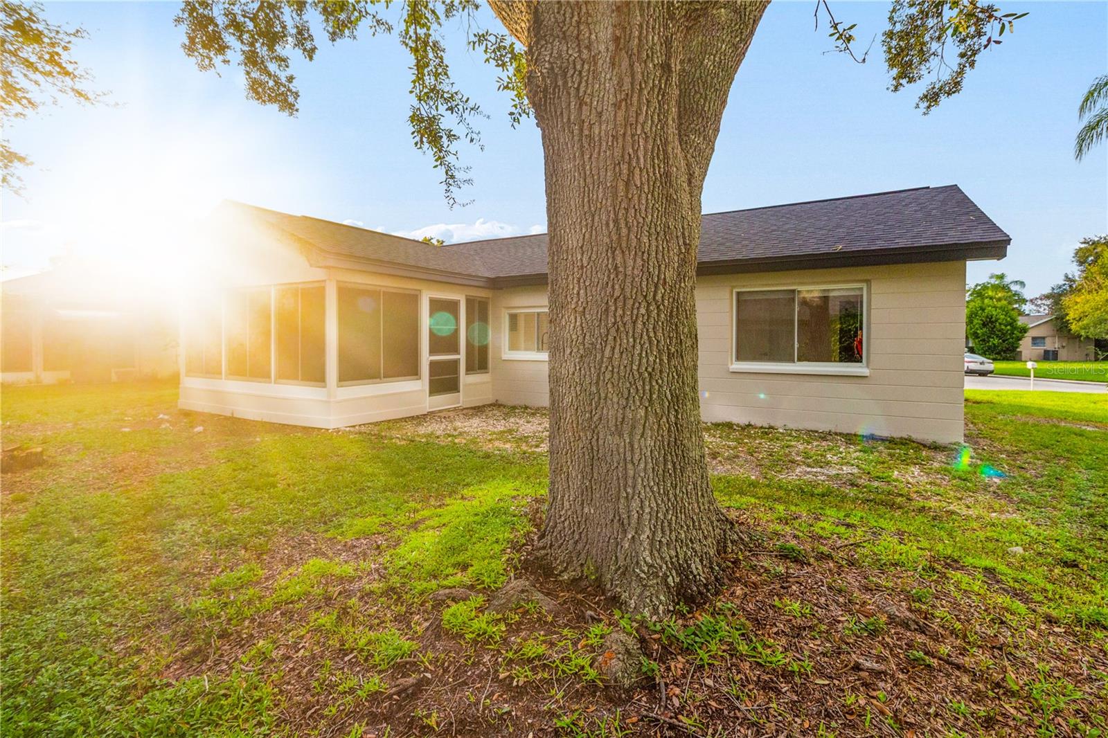 12220 Meadowbrook Ln Property Photo 6