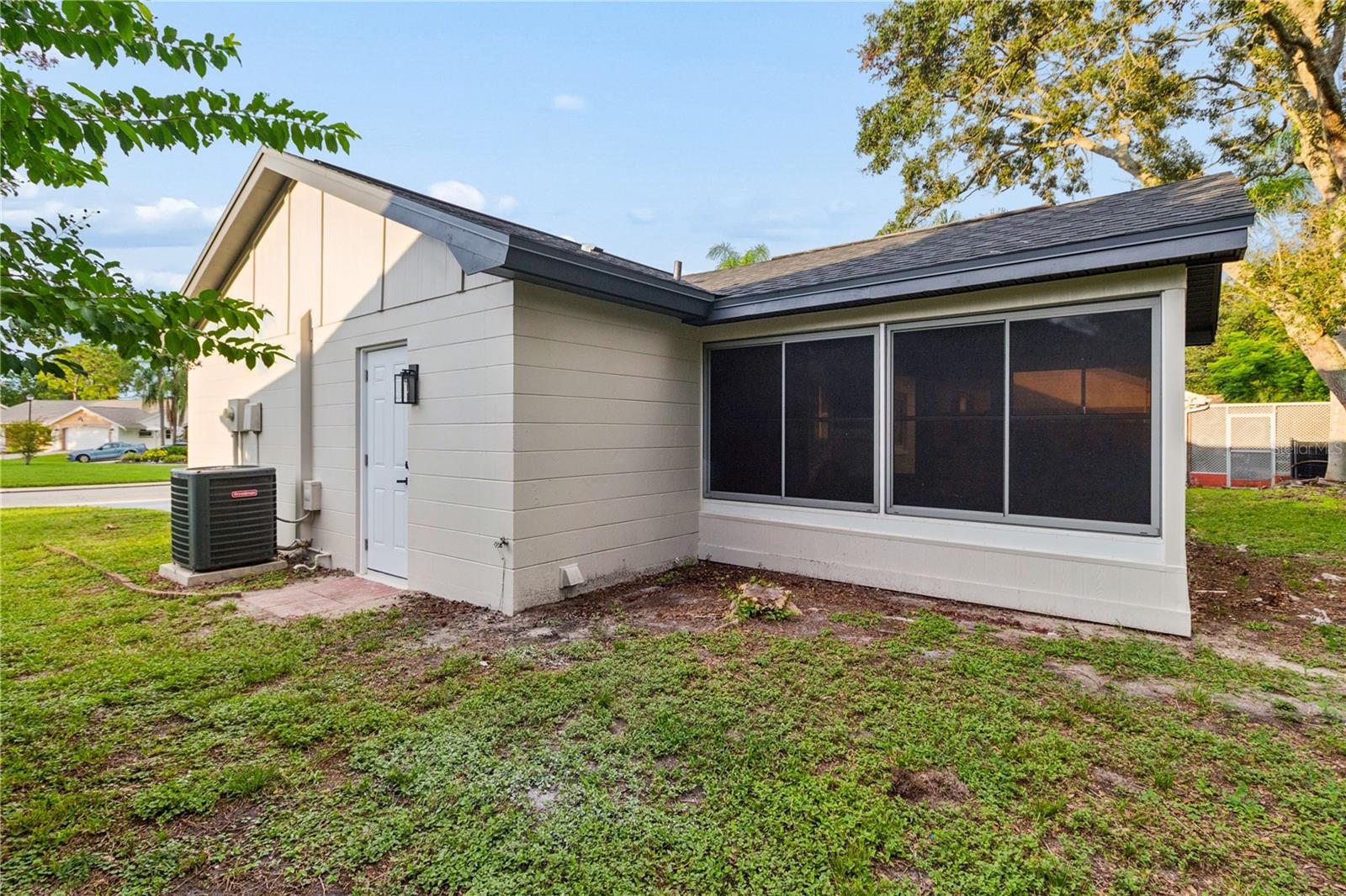 12220 Meadowbrook Ln Property Photo 8