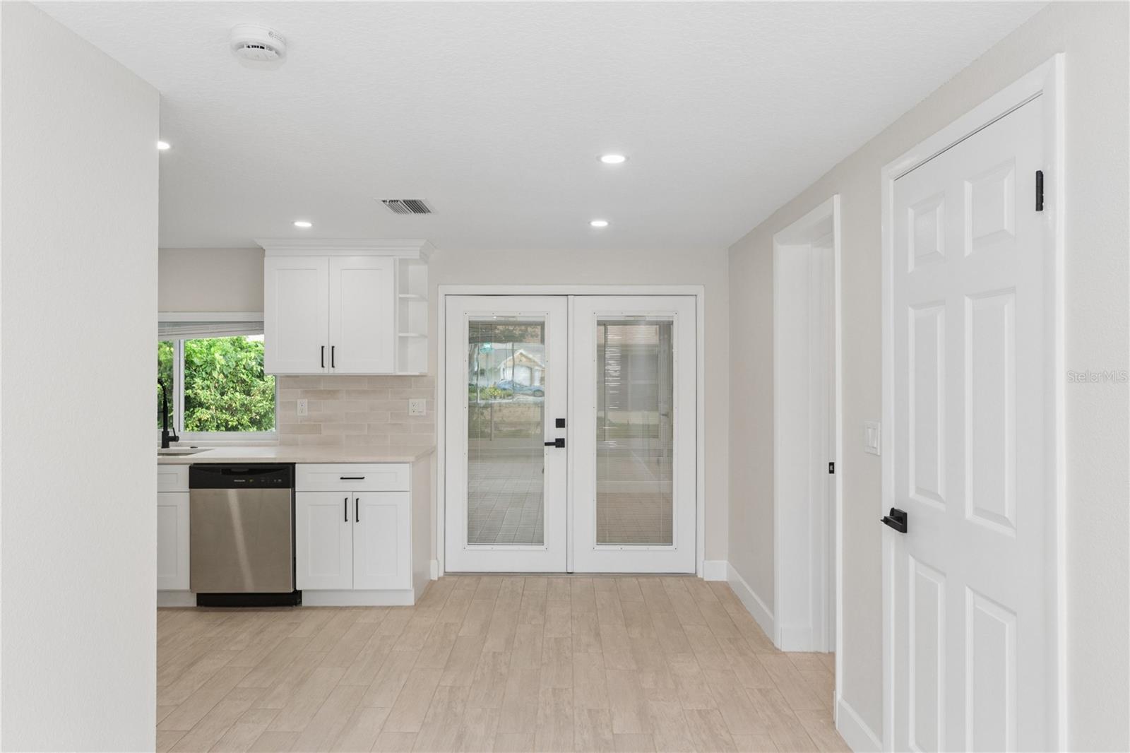 12220 Meadowbrook Ln Property Photo 12
