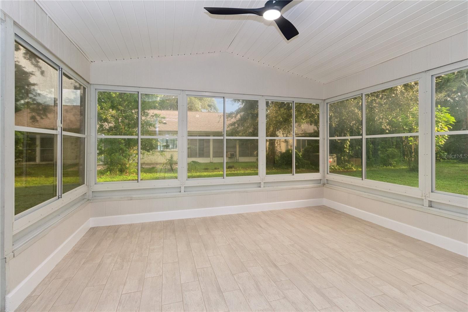 12220 Meadowbrook Ln Property Photo 18