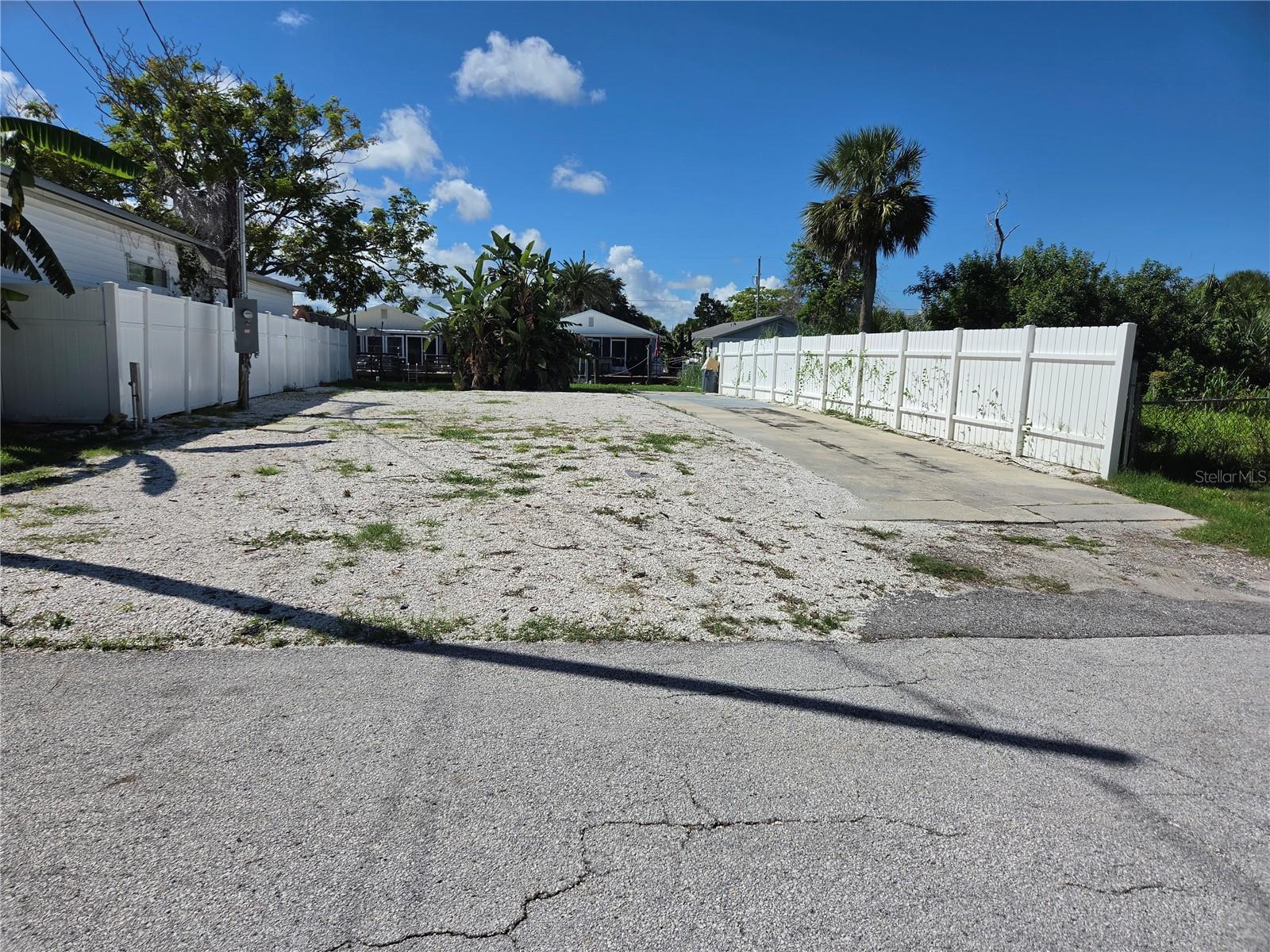 6814 PUFFIN LN Property Photo 1