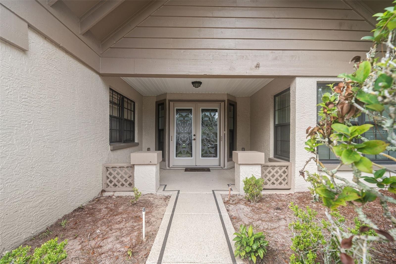 6090 Elcona Ct Property Photo 3