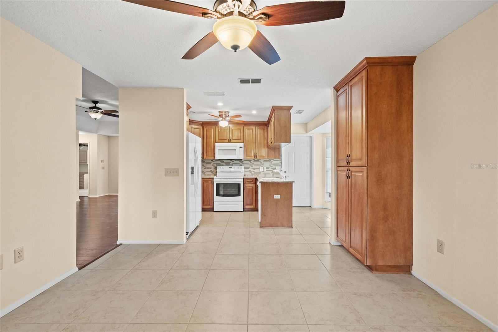 6090 Elcona Ct Property Photo 9