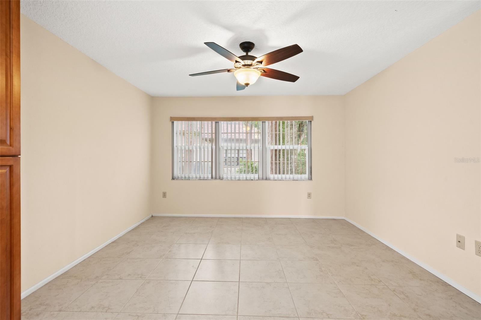 6090 Elcona Ct Property Photo 15