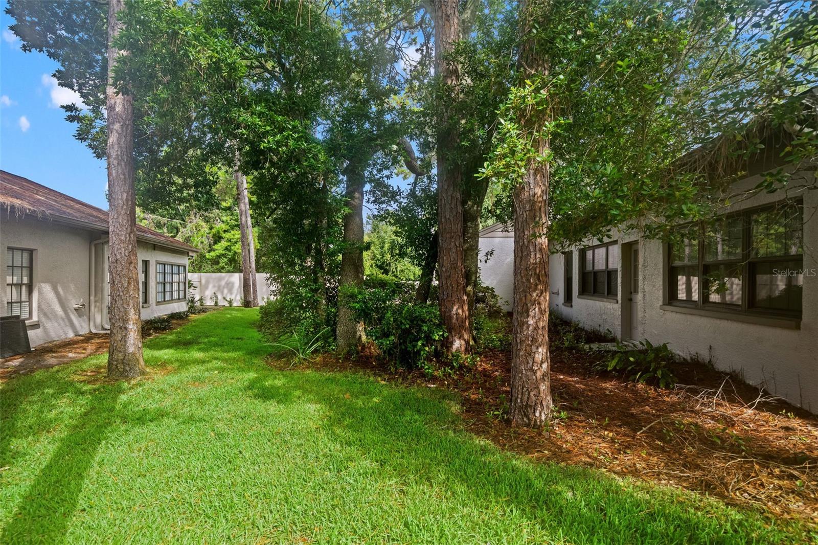 6090 Elcona Ct Property Photo 29