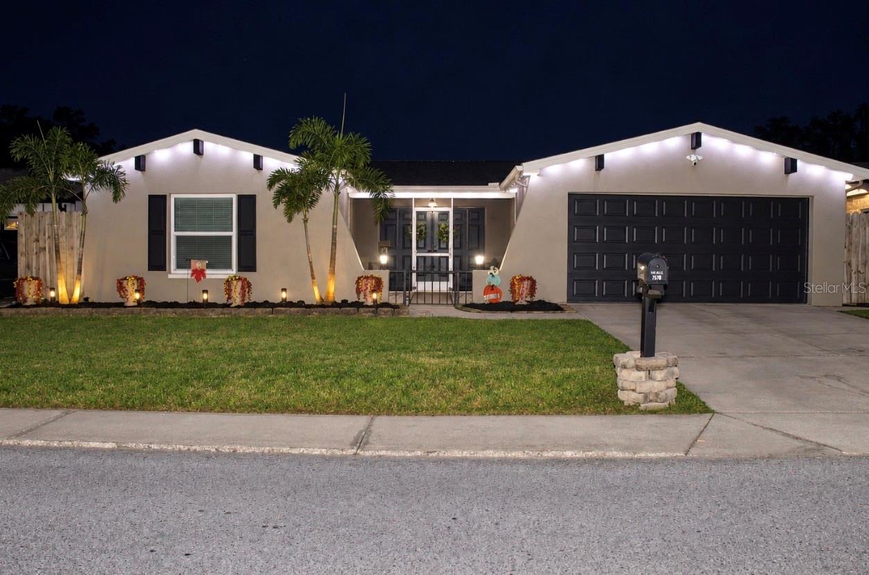 8246 Penwood Dr Property Photo 1