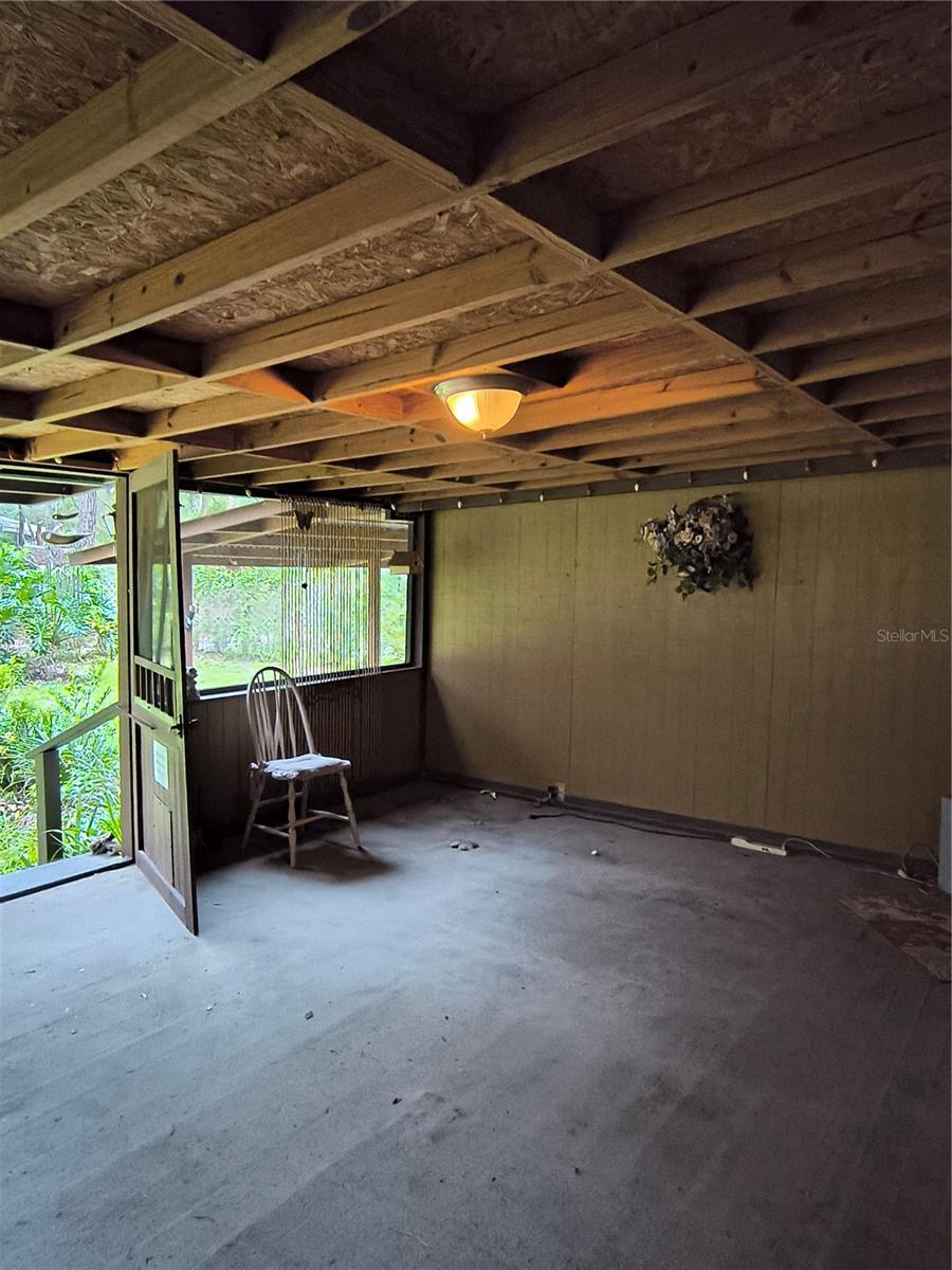 18250 Caufield Rd Property Photo 4