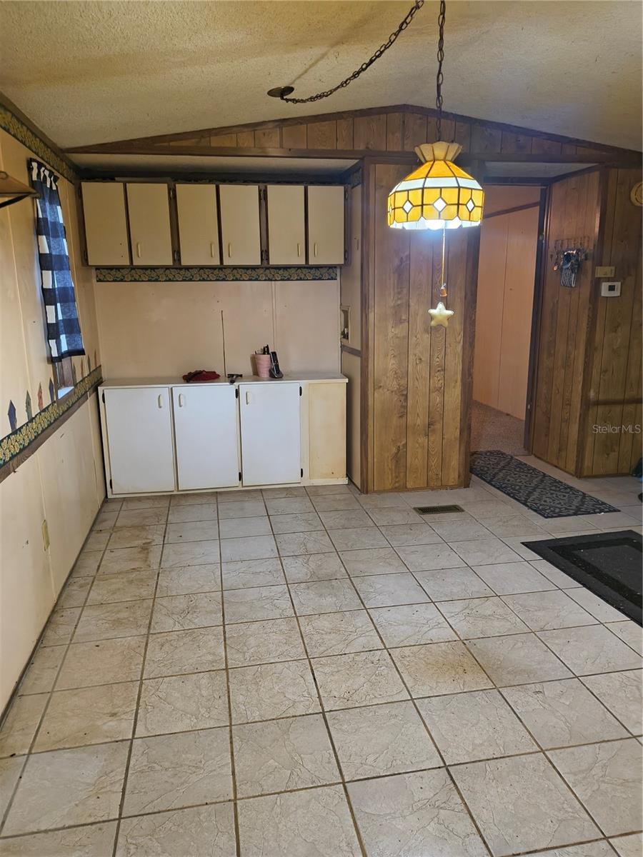 18250 Caufield Rd Property Photo 9