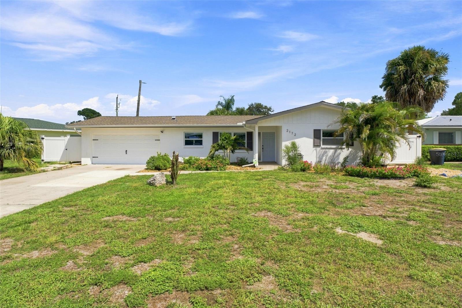 2172 University Dr S Property Photo 1