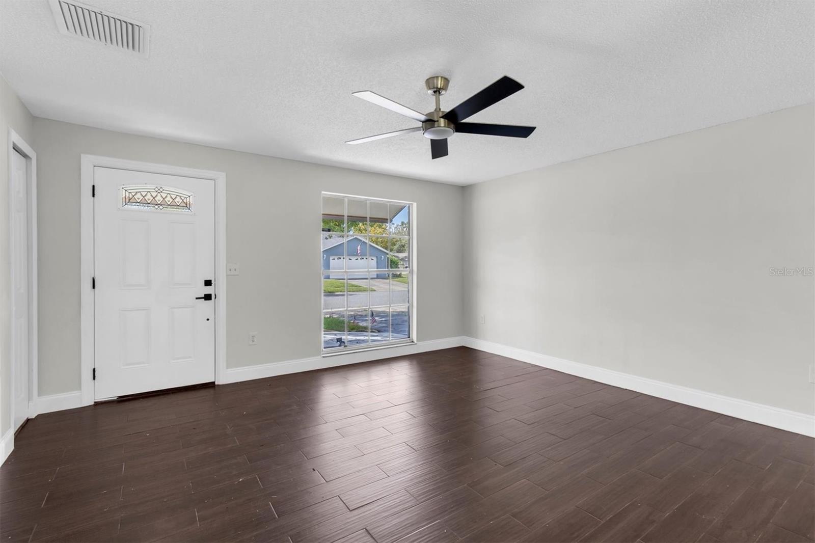 7645 Arlight Dr Property Photo 5
