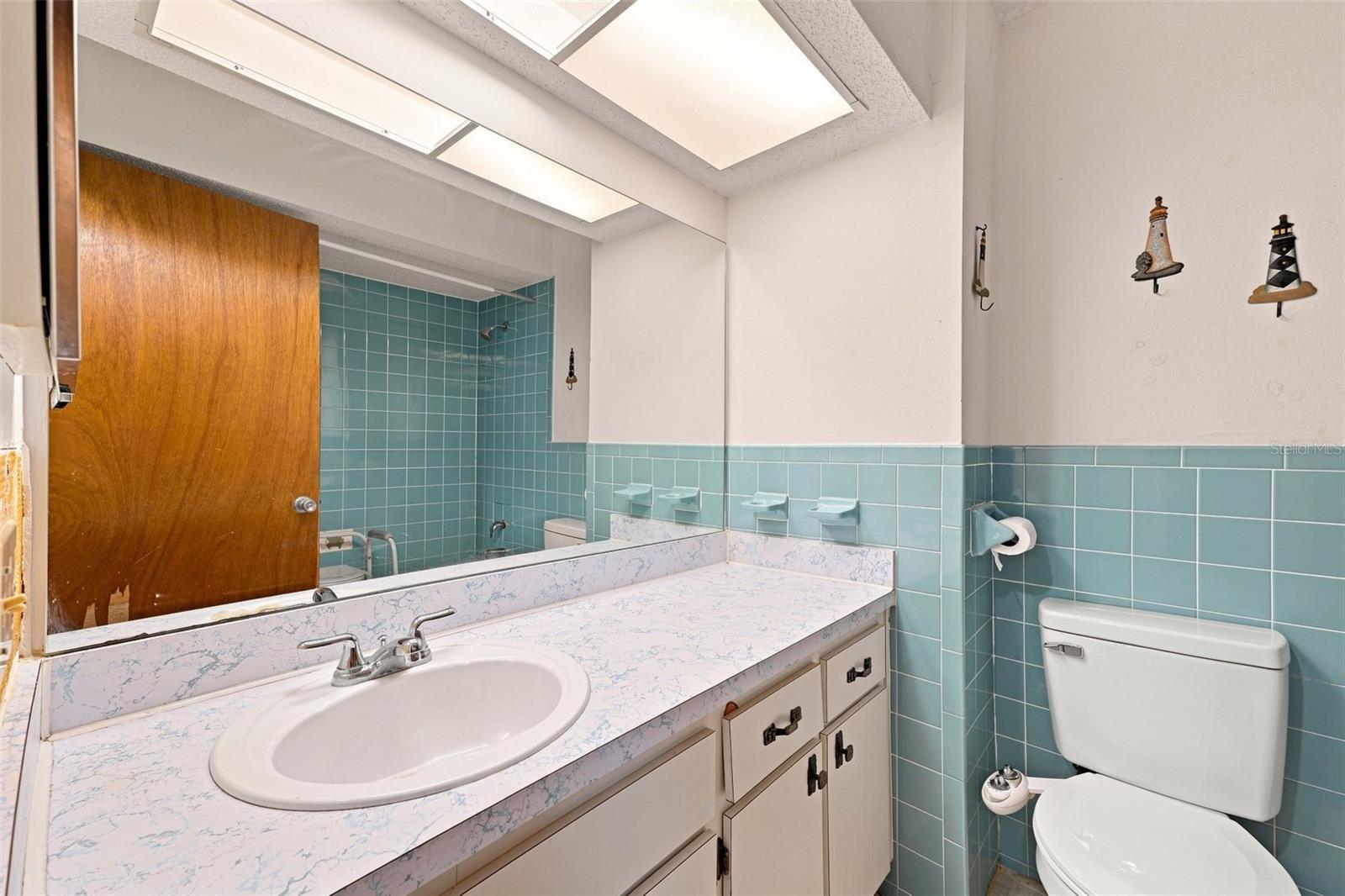 455 Hampshire Ave Property Photo 33