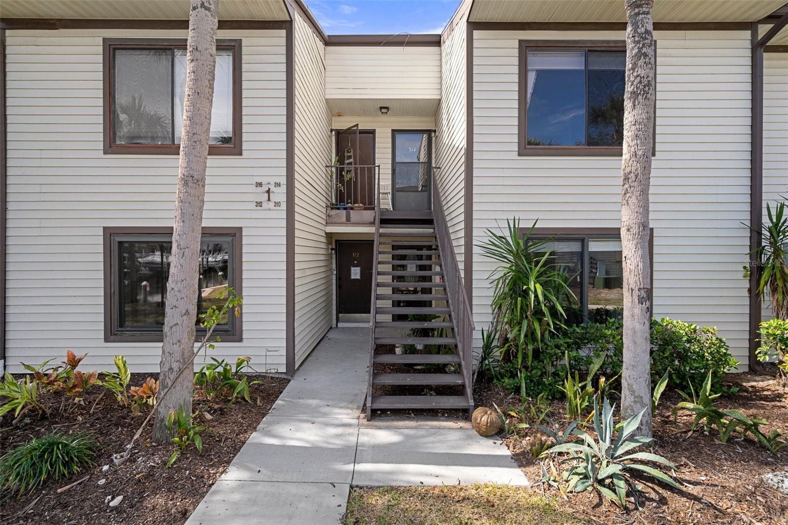 314 MOORINGS COVE DR Property Photo 1