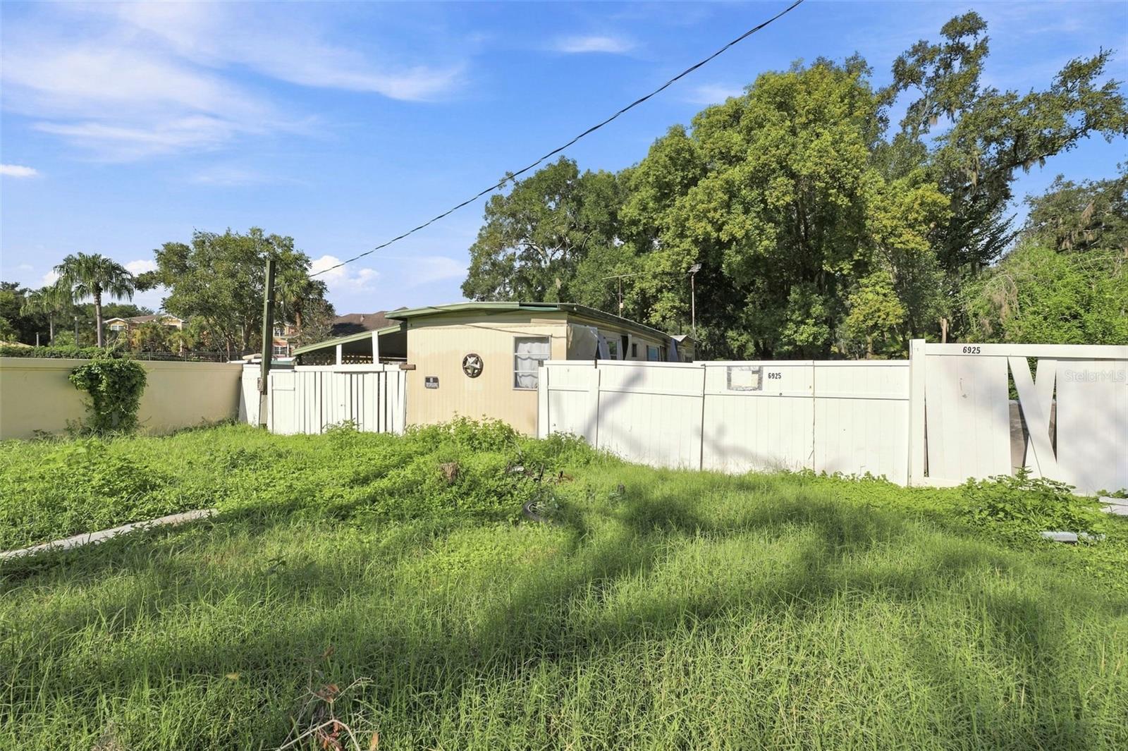 W7889289 Property Photo 1