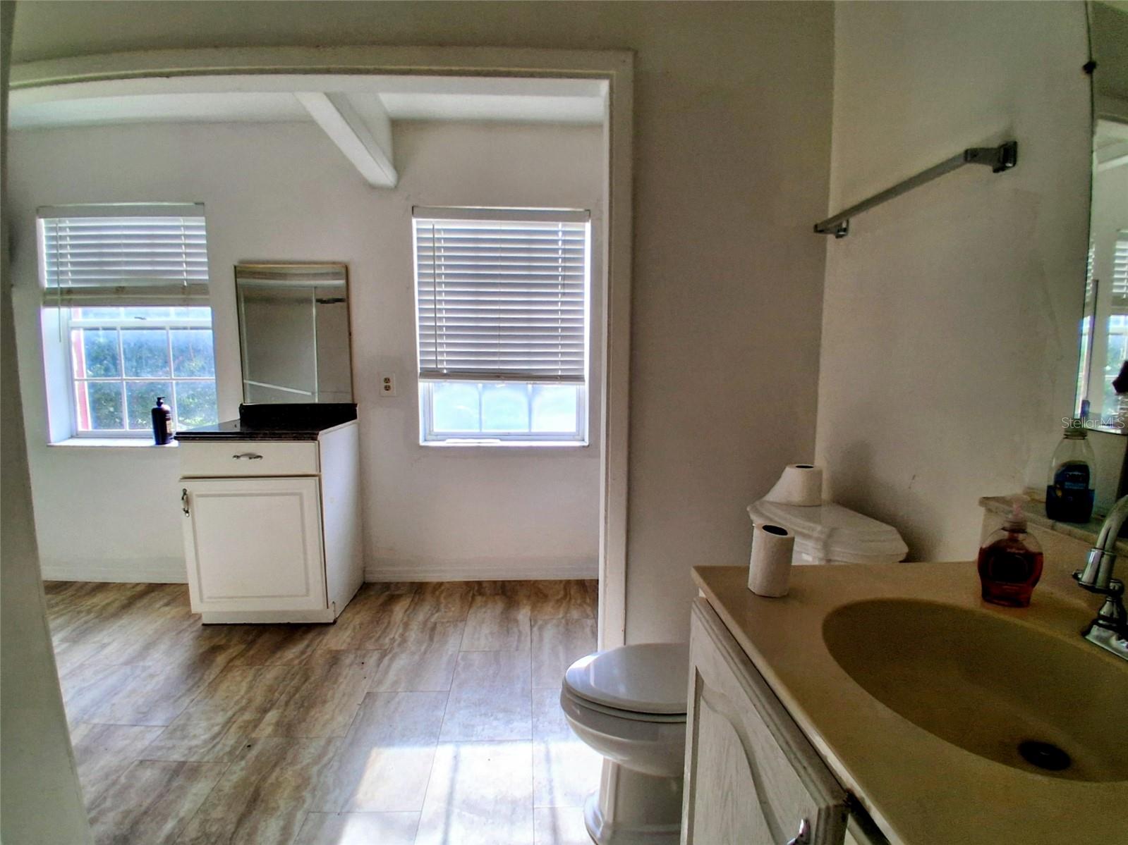 1208 S Taylor Rd Property Photo 20