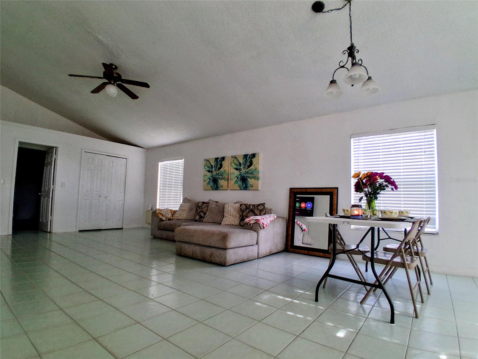 1208 S Taylor Rd Property Photo 31