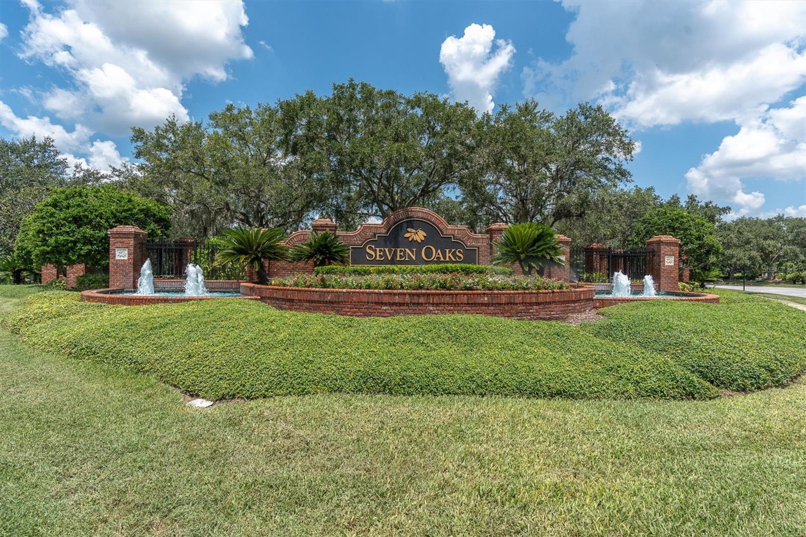 27027 Brush Creek Way Property Photo 4