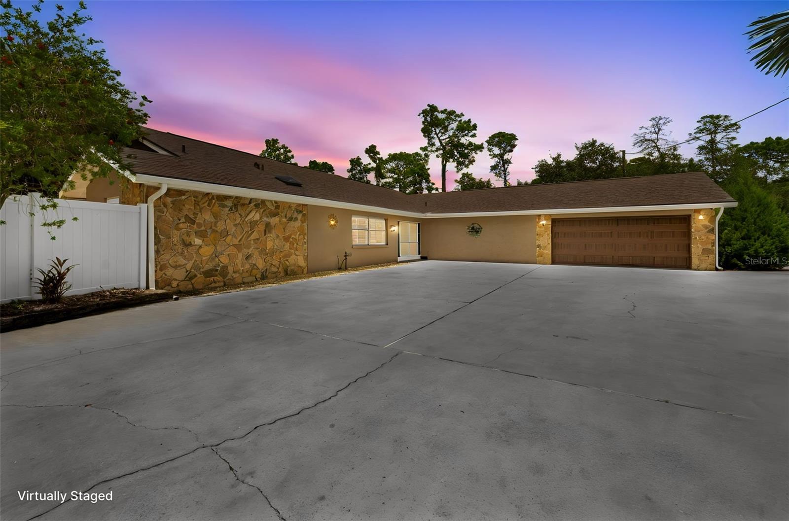 12348 Talpa St Property Photo