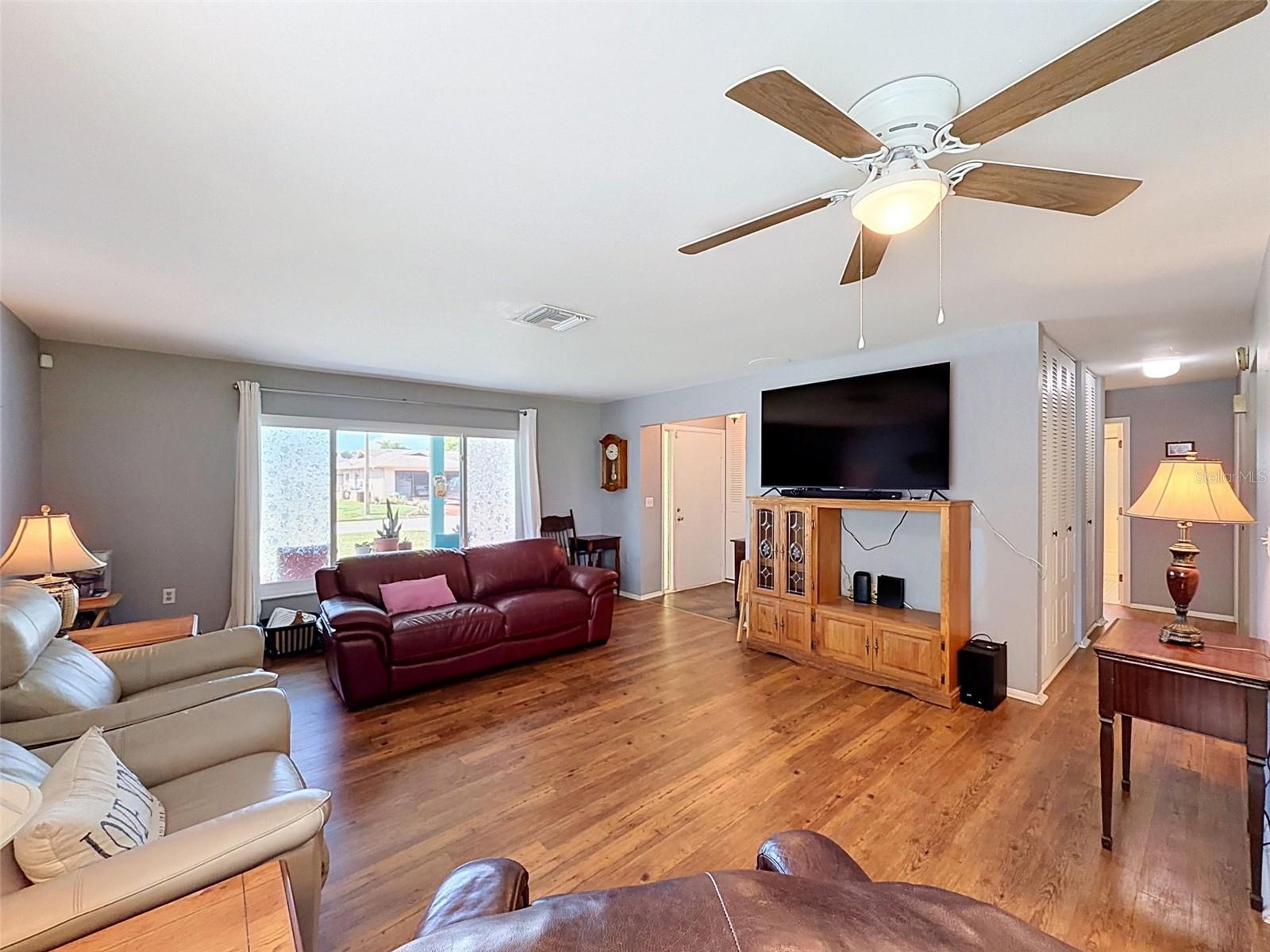 8221 Palencia Dr Property Photo 10