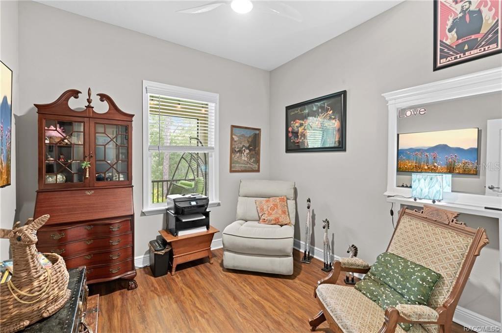 16 Elder Ct E Property Photo 40