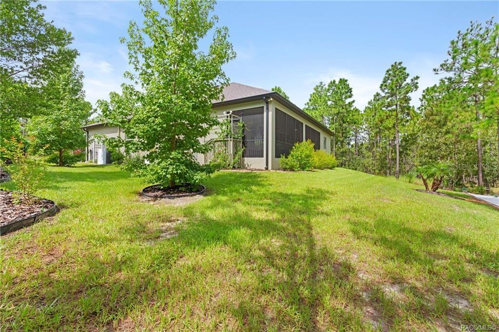 16 Elder Ct E Property Photo 49