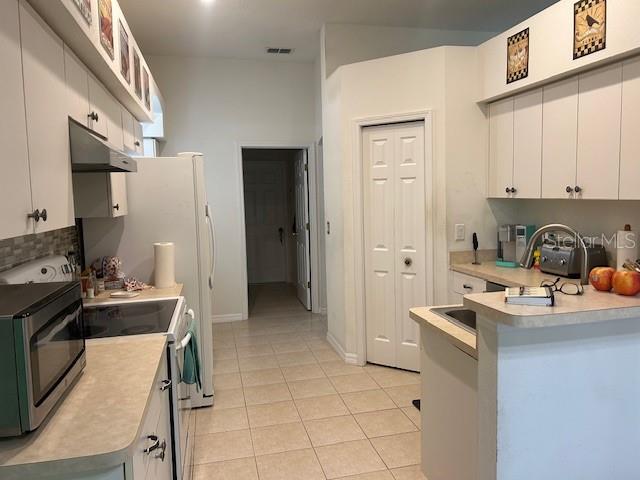W7889359 Property Photo 2