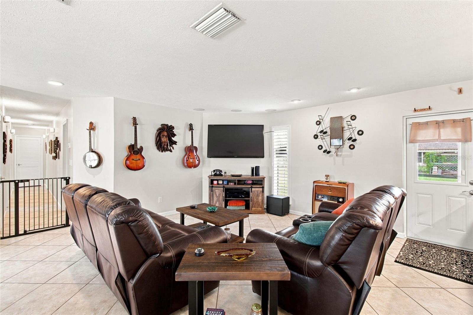 610 Hitching Post Dr Property Photo 8