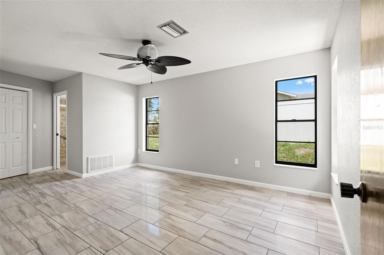 5138 Mentmore Ave Property Photo 12