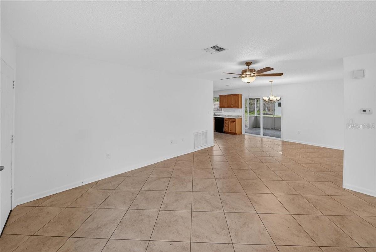 20105 Suncrest Dr Property Photo 4