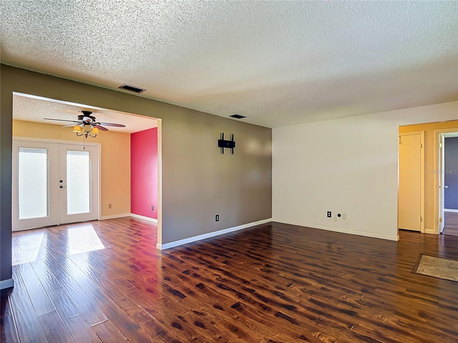 12261 S Elm Pt Property Photo 8