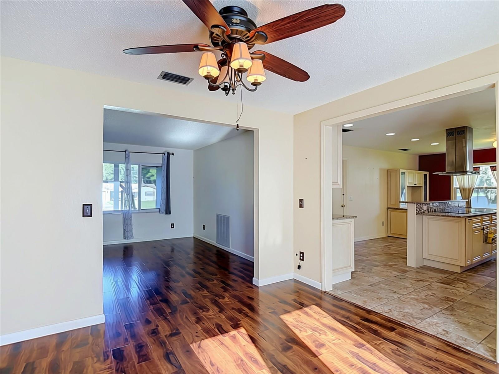 12261 S Elm Pt Property Photo 11