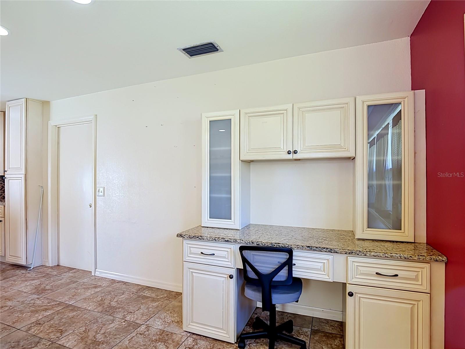 12261 S Elm Pt Property Photo 19
