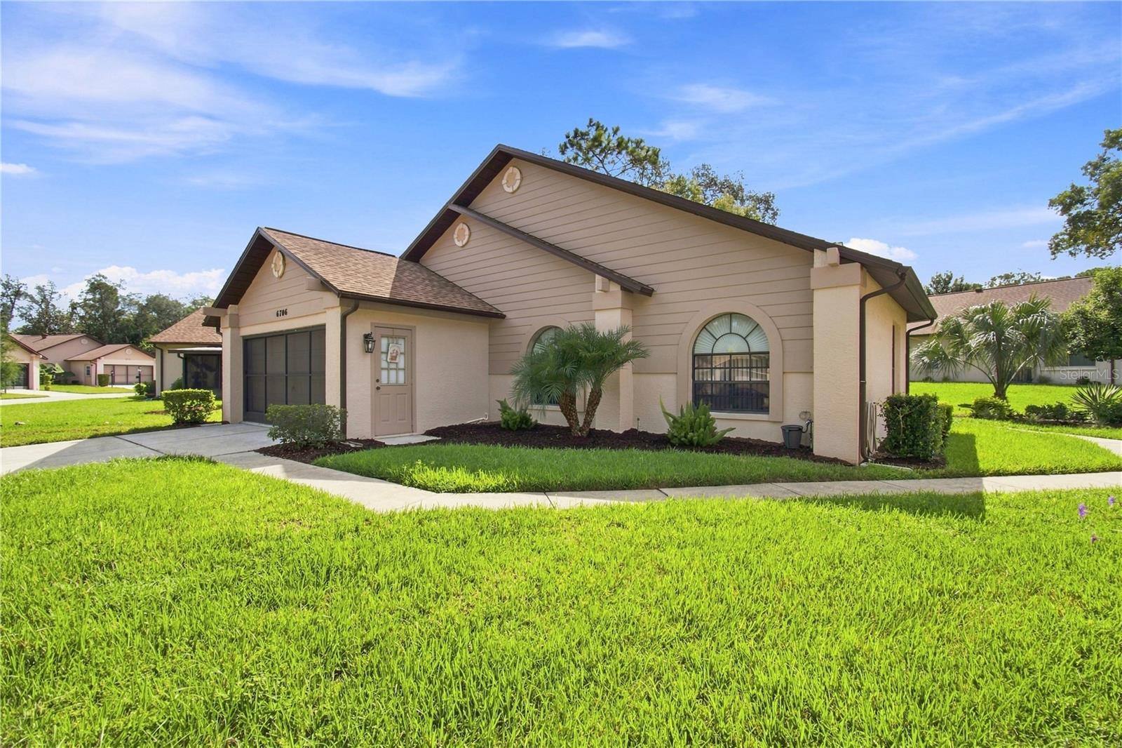 6706 OAK CLUSTER CIR Property Photo 1