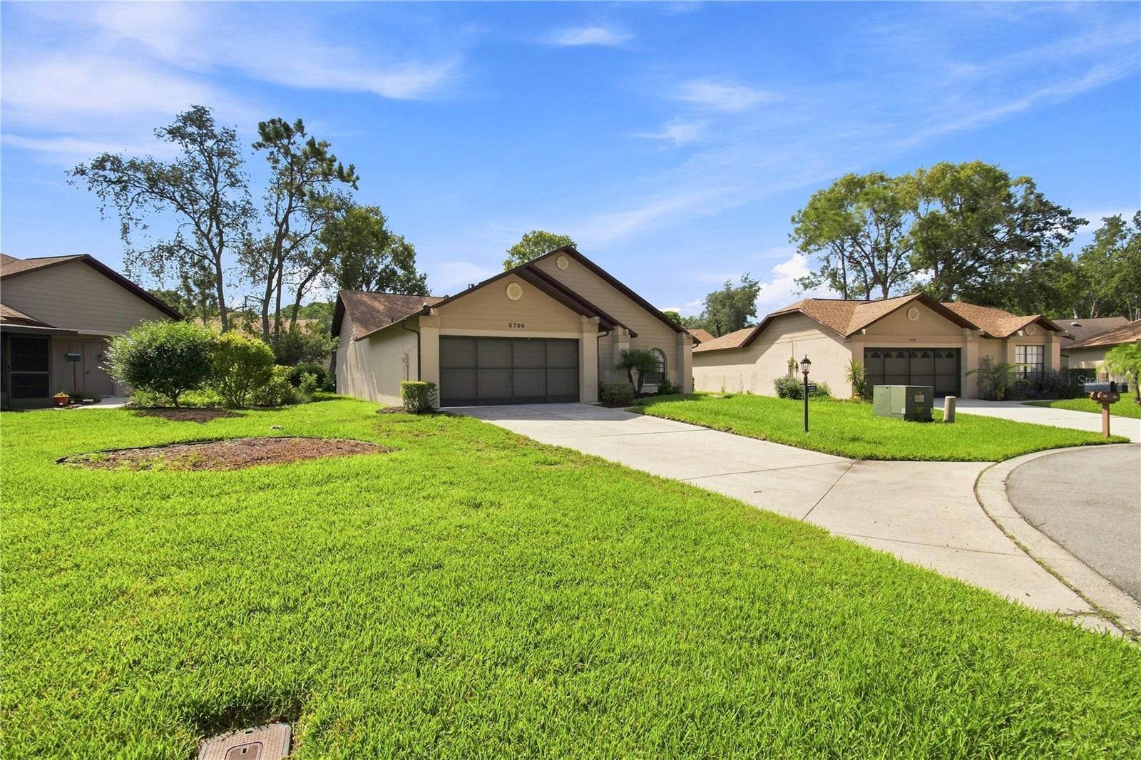 6706 Oak Cluster Cir Property Photo 5