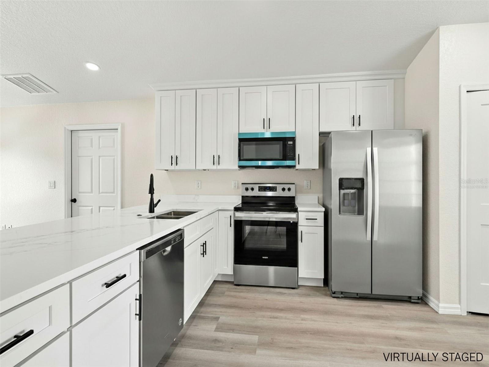 3305 Harden St Property Photo 14