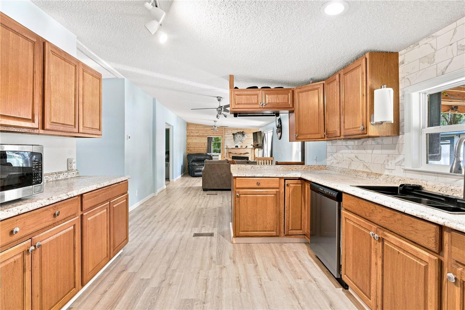 7395 Robb Rd Property Photo 5