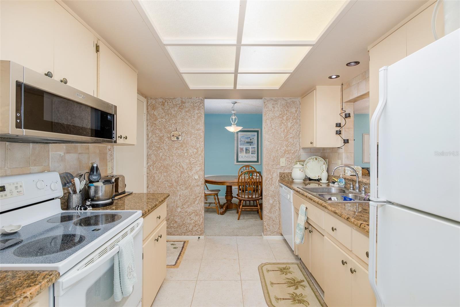 1428 Summer Isle Ct Property Photo 23