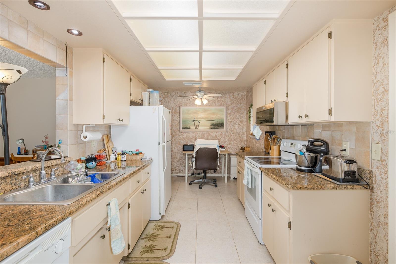 1428 Summer Isle Ct Property Photo 25