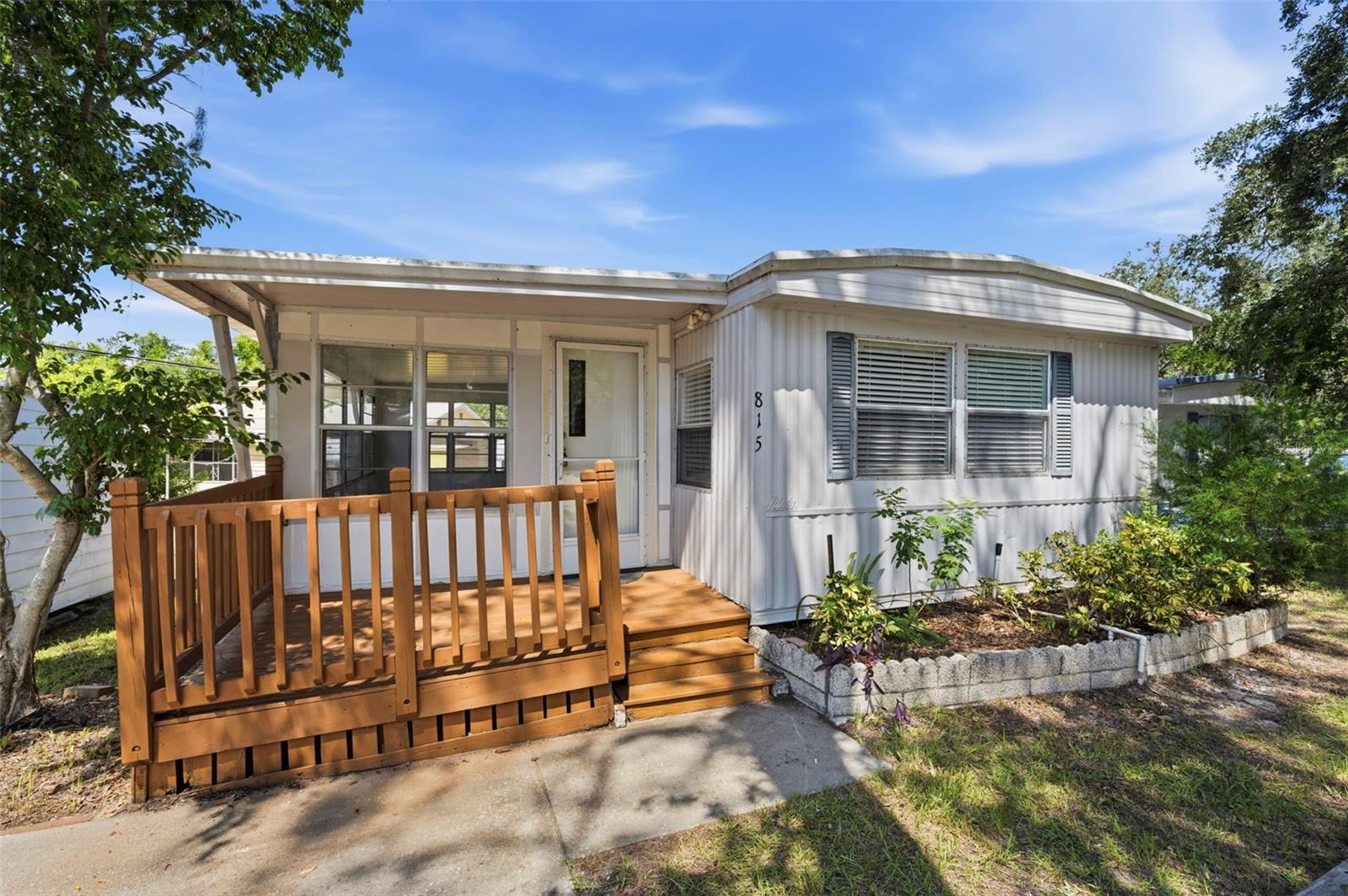 815 Elkan Dr Property Photo 1
