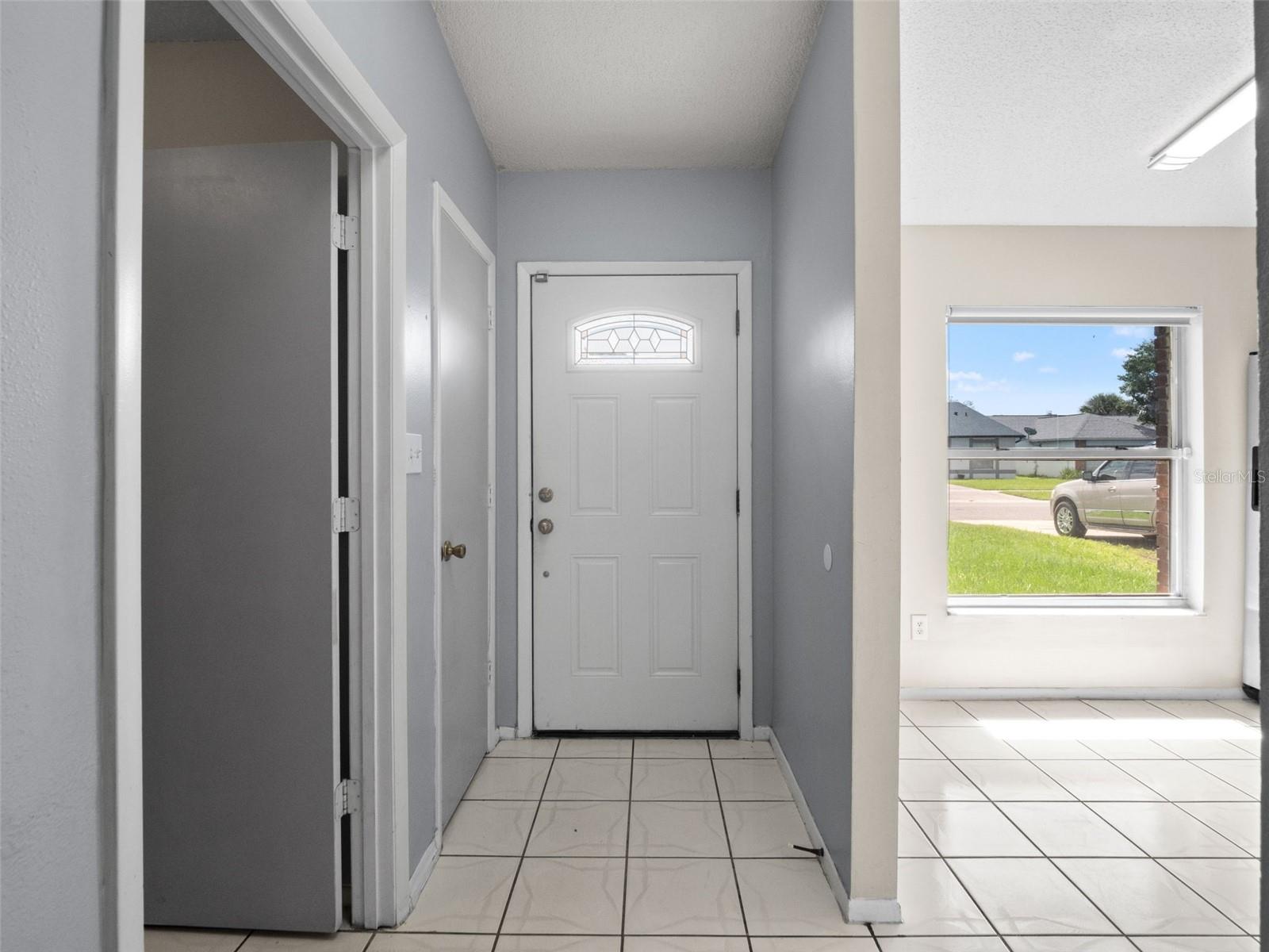 8937 Valencia Gardens Dr Property Photo 4